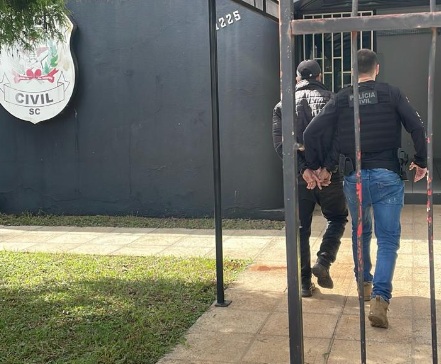 Avô é preso suspeito de estupro da própria neta em São Lourenço do Oeste.