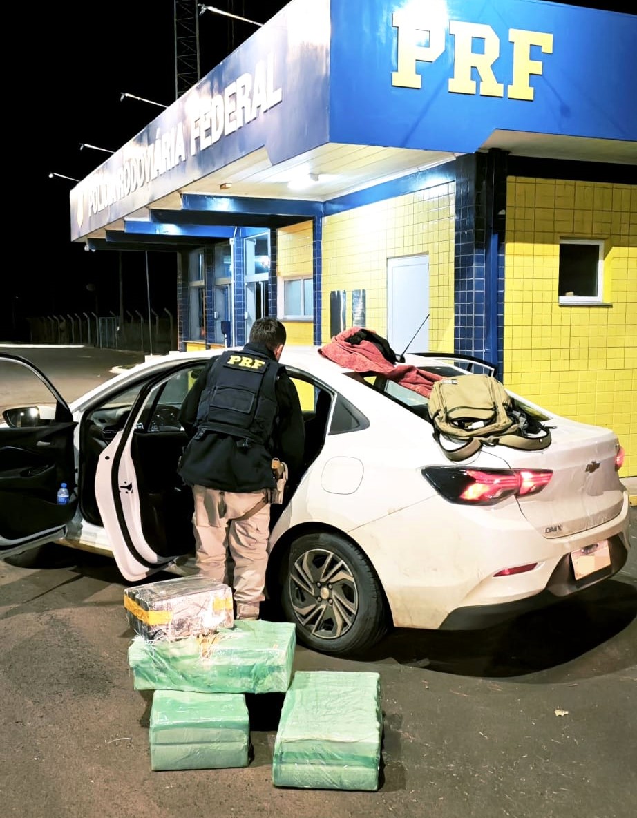 Em menos de 24 horas, forças policiais apreendem 428 quilos de drogas no Oeste de SC