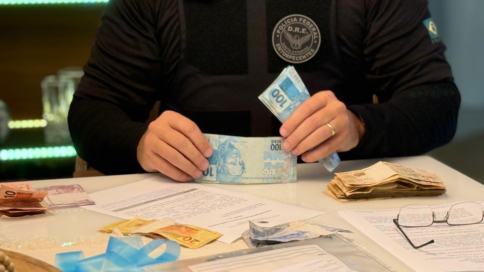 Mega operação da PF bloqueia R$ 646 milhões de bens do tráfico.
