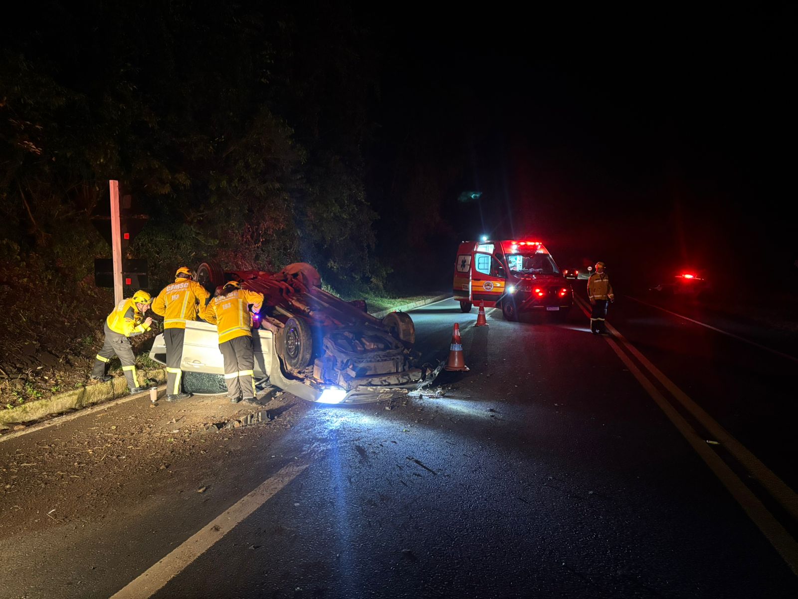 Motorista desaparece após capotamento de veículo na BR-158