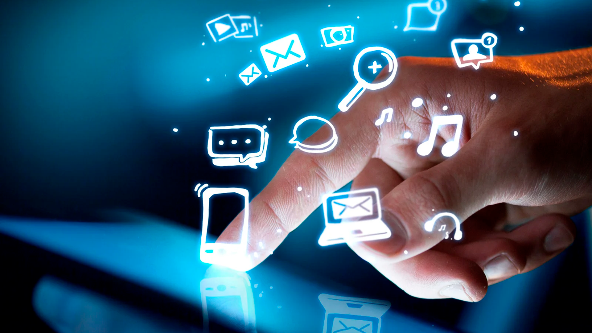 Governo volta a tentar monitorar redes sociais, afirma deputada