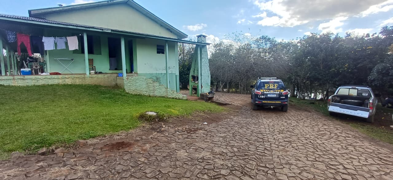 Na contramão, motorista embriagado colide com caminhão, foge do local e acaba preso pela PRF em Xaxim