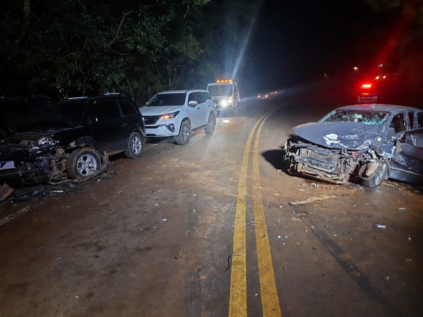 Grave acidente envolvendo quatro veículos deixa uma vítima fatal em São José do Cedro