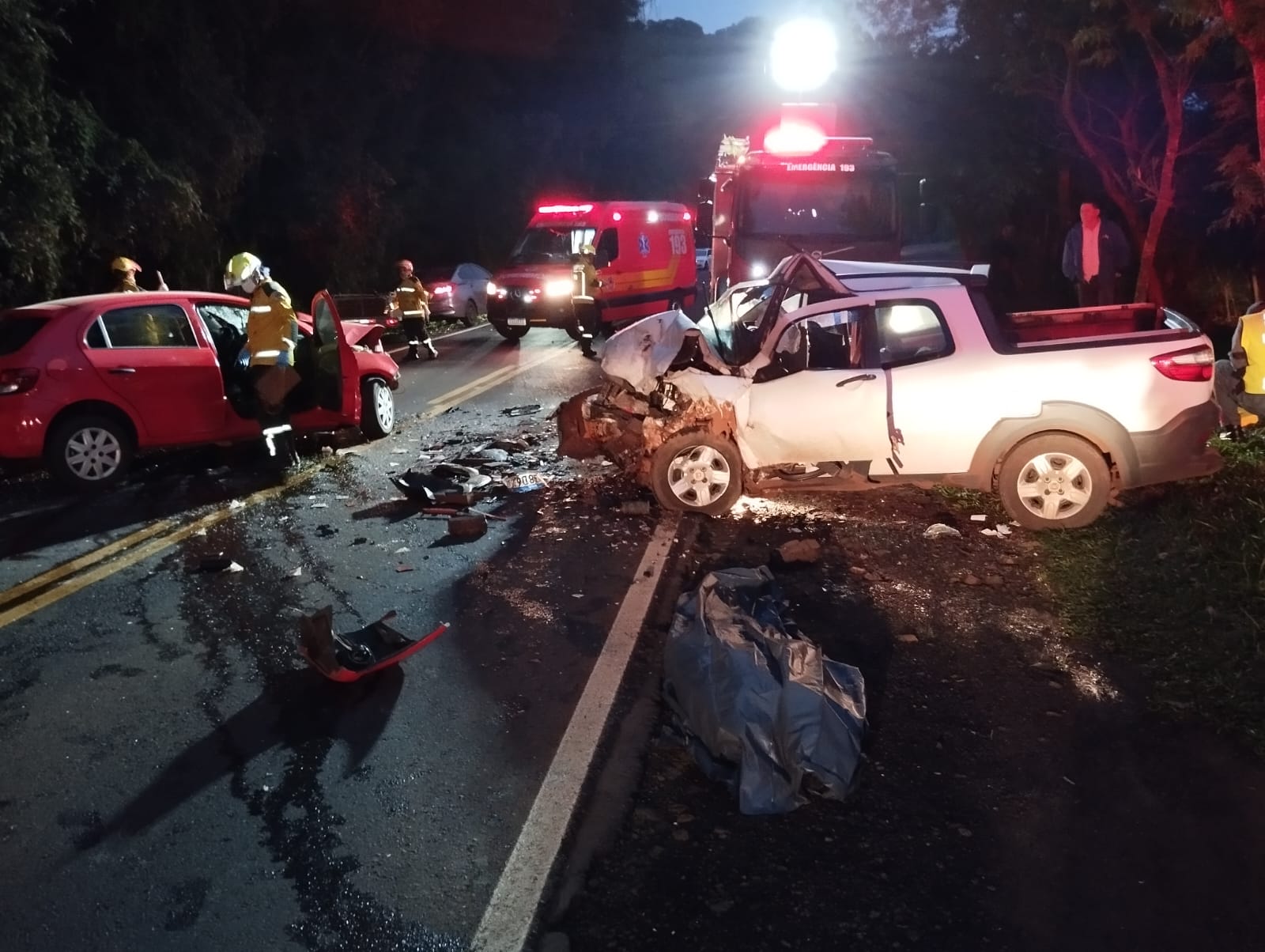 Duas pessoas morrem em grave colisão frontal na SC-160, em Saudades