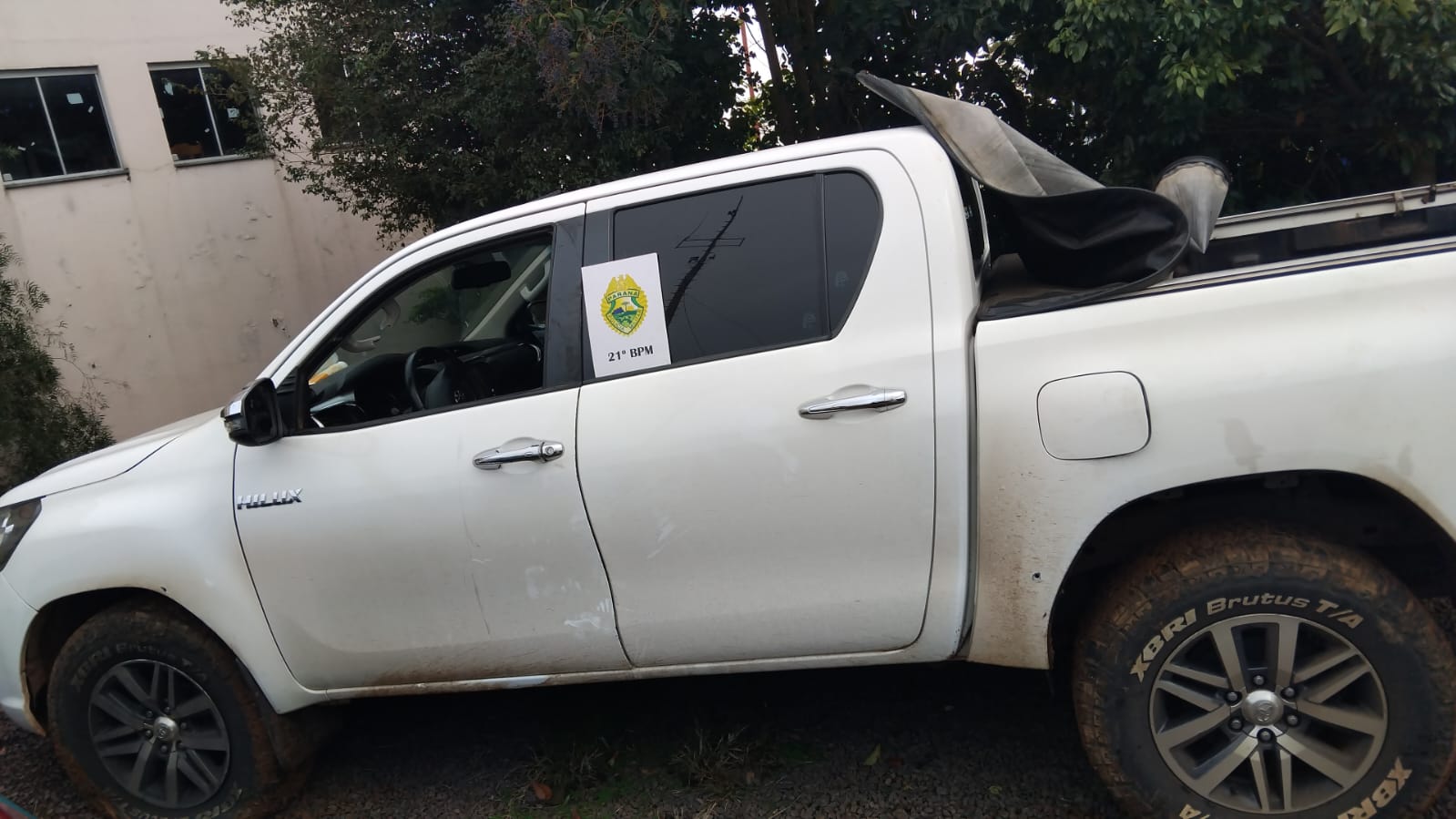 Menores são apreendidos com caminhonete furtada minutos antes de cruzarem a fronteira em Barracão
