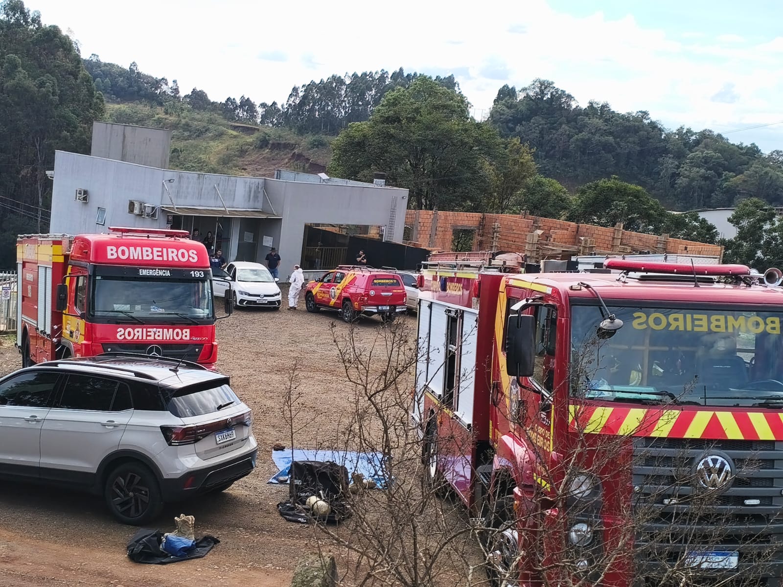 Vazamento de ácido clorídrico mobiliza bombeiros na divisa entre Vitorino (PR) e São Lourenço do Oeste (SC)
