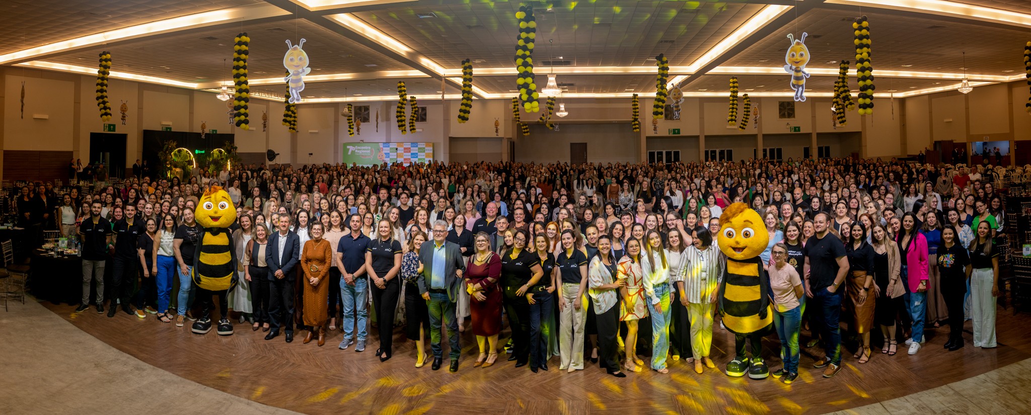 Sicredi reúne mais de mil professores e fortalece programa educacional