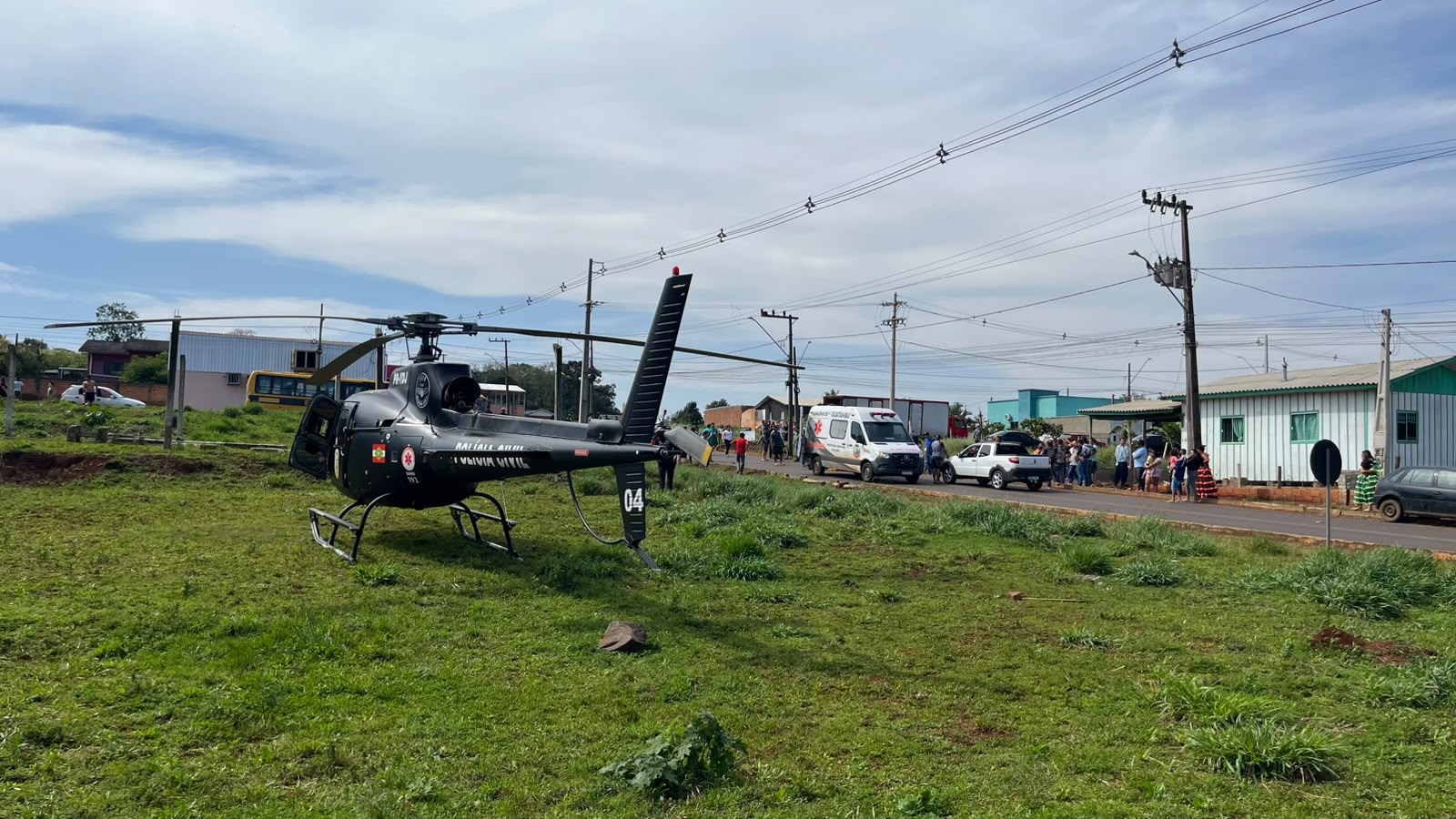 Criança de 13 anos é atropelada ao atravessar rua em frente a ônibus em Guatambu