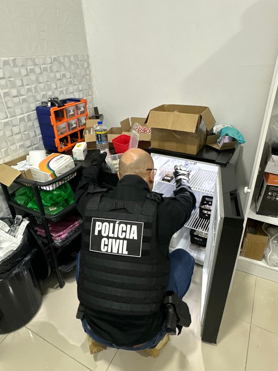 PC SC e Draco-RS desbarata laboratório clandestino de manipulação e adulteração de canetas emagrecedoras