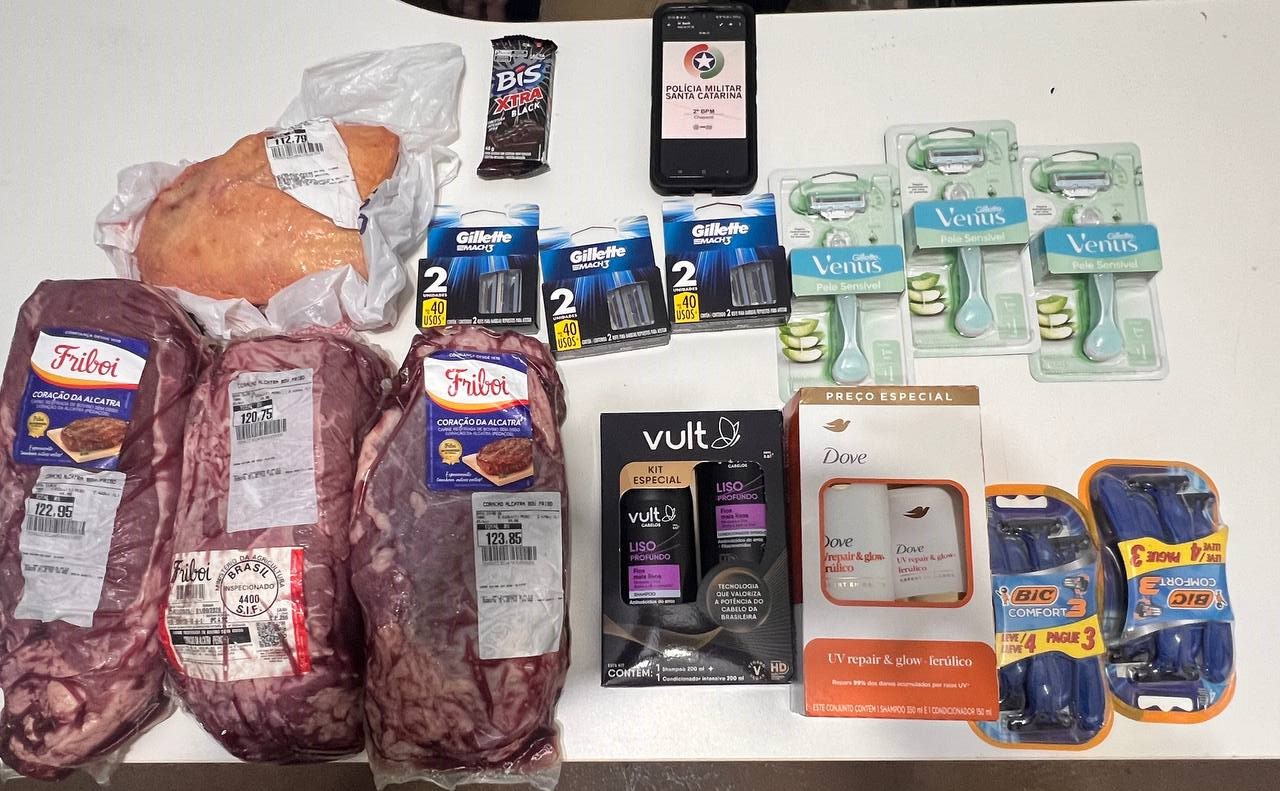 Dois são presos em questão de minutos com produtos furtados de supermercado em Chapecó