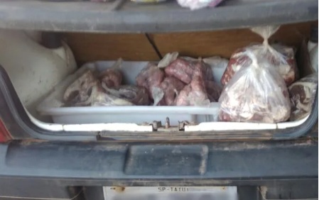 Empregado que furtava carne é flagrado com 160 quilos em veículo particular