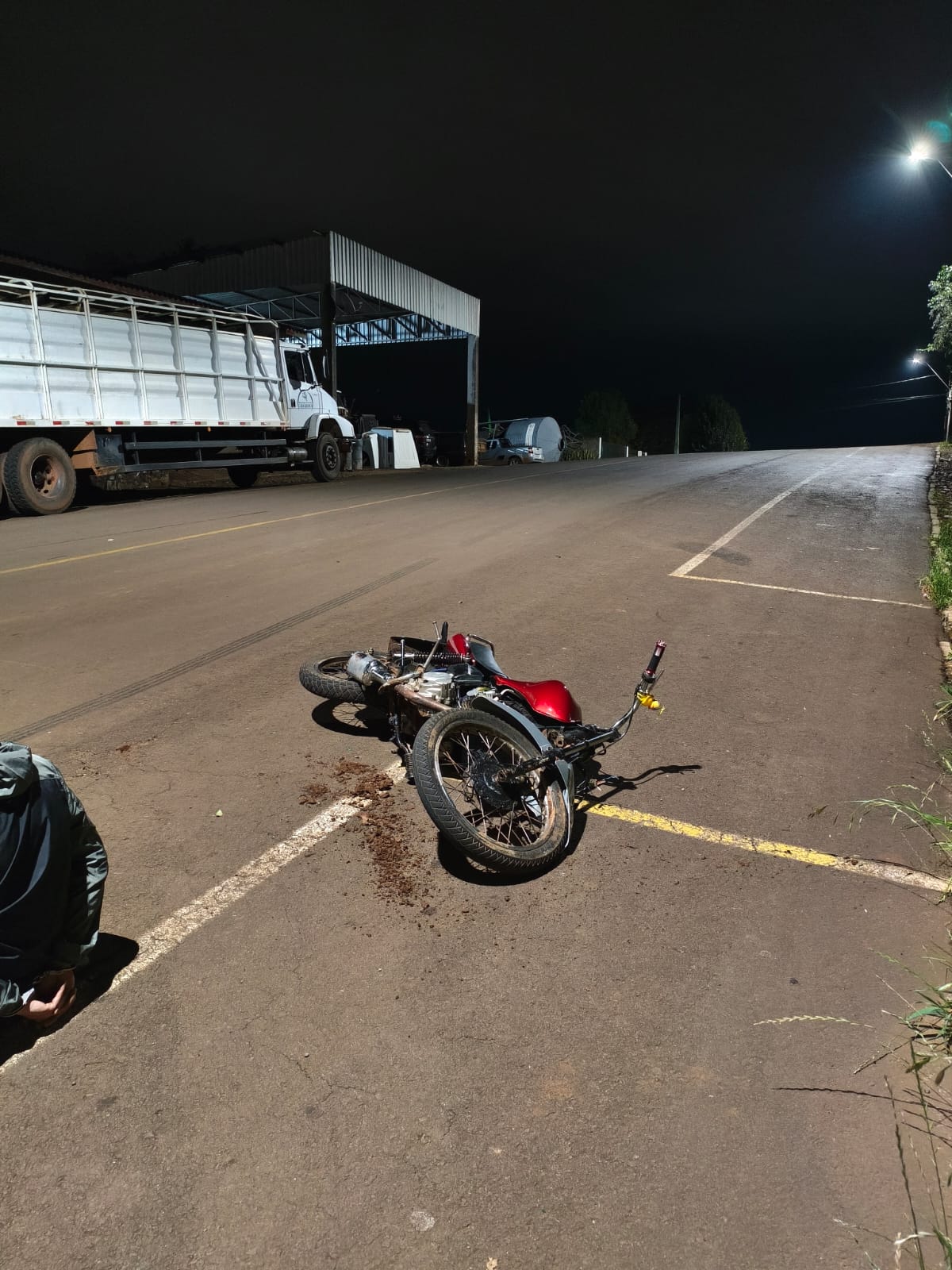 Sem CNH e sob efeito de álcool, motociclista é detido após fuga em Campo Erê