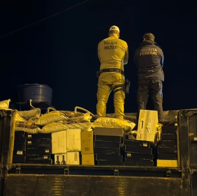 Caminhão que transportava adubo tinha também cerca de 7 mil garrafas de vinho na SC-155
