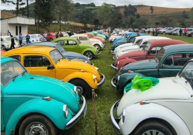 15ª Festa do Fusca reúne cerca de 2 mil pessoas em São Bernardino