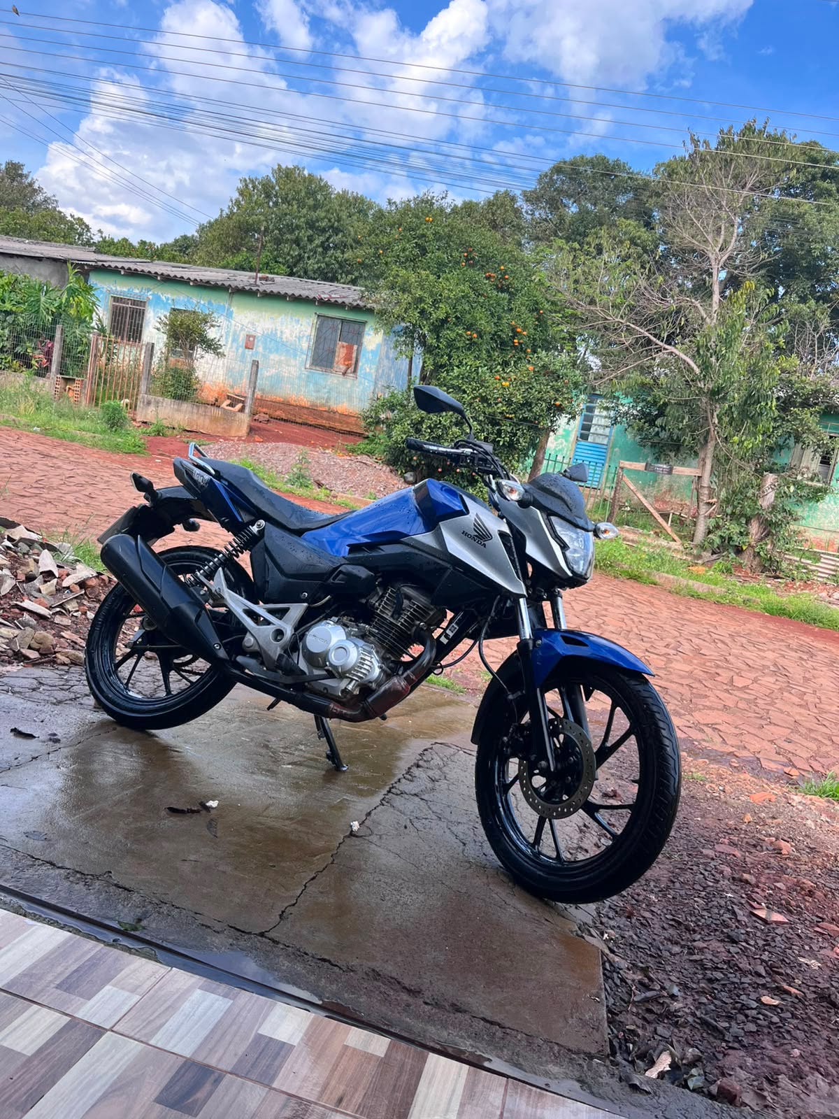 Moto é furtada durante a madrugada no centro de Campo Erê