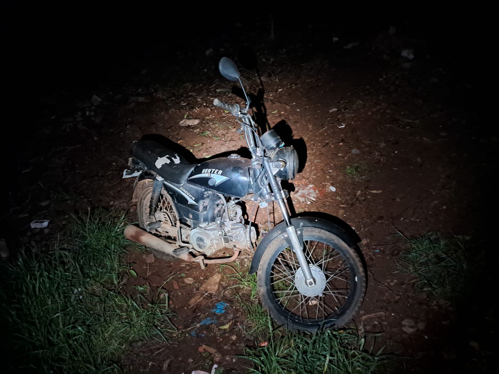 Polícia encontra moto com mais de R$ 36 mil em multas e identifica suspeito em Campo Erê