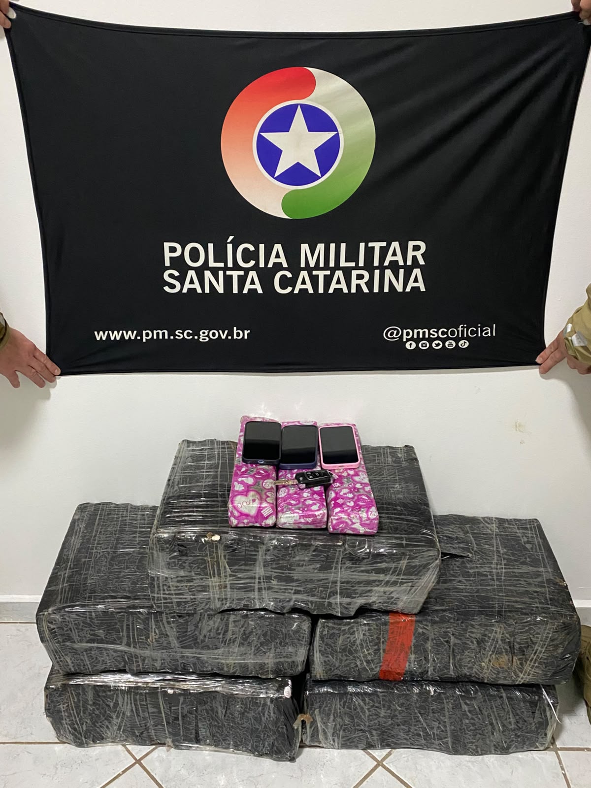 Três pessoas são detidas com mais de 100 quilos de maconha em Maravilha