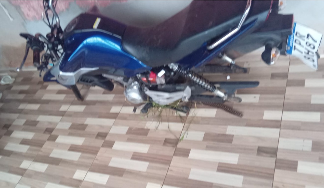 Moto furtada em Campo Erê é encontrada depenada na divisa com o Paraná