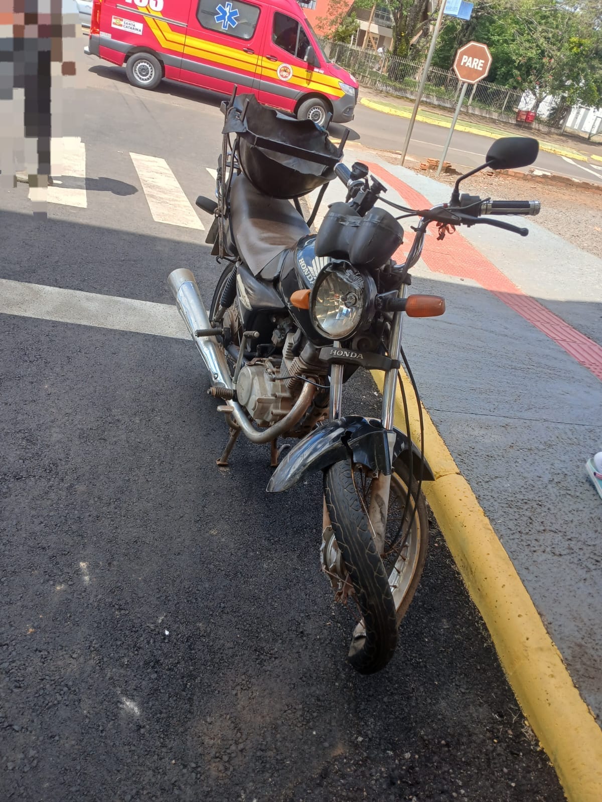 Motociclista fica ferido em colisão com ônibus em Saltinho