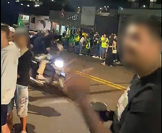 Vídeo flagra atropelamento de pedestre no centro de Campo Erê