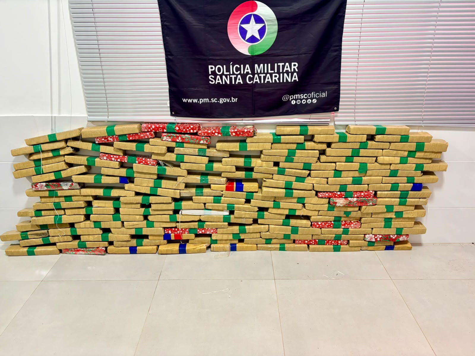 Mais de 100 quilos de maconha são apreendidos pela PMRv na SC-157, em São Lourenço do Oeste