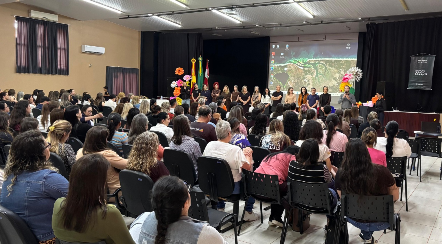 Cresol promove palestra sobre finanças para educadores em Campo Erê