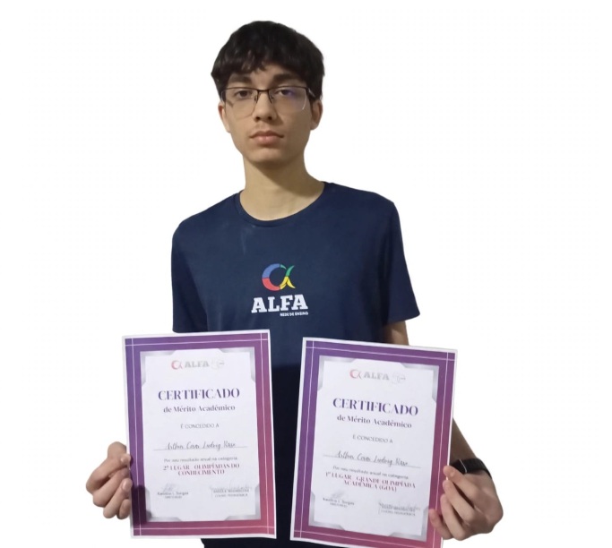 Aluno de Campo Erê conquista sete medalhas de ouro e recebe certificado de mérito acadêmico em olimpíadas do conhecimento