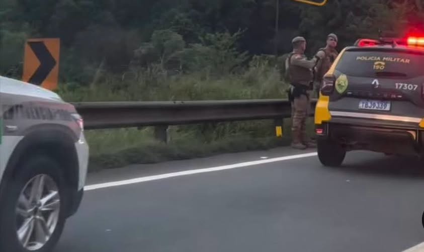 Três suspeitos mortos em confronto no Paraná após roubo de carro em SC